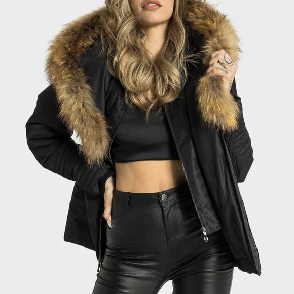 ELLABEE winter coat 🧥🖤 - Picture 2 of 7